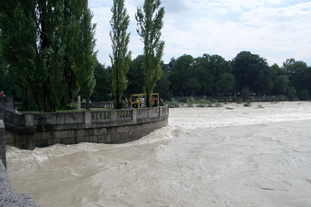 Hochwasser 2005 - Blick von der Reichenbachbrücke