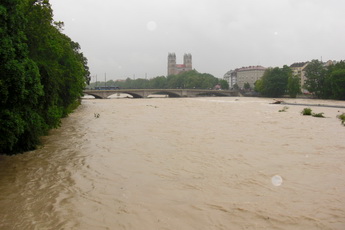 Hochwasser 2013 - Blick von der Reichenbachbrücke